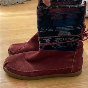 TOMS Moccasin Boots